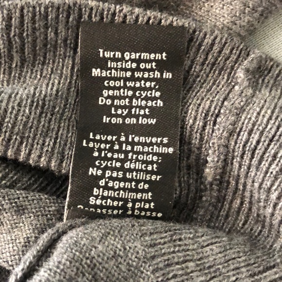 ❤️Beautiful Sequin Embellished Sweater Rayon Mix❤️ - Picture 6 of 7